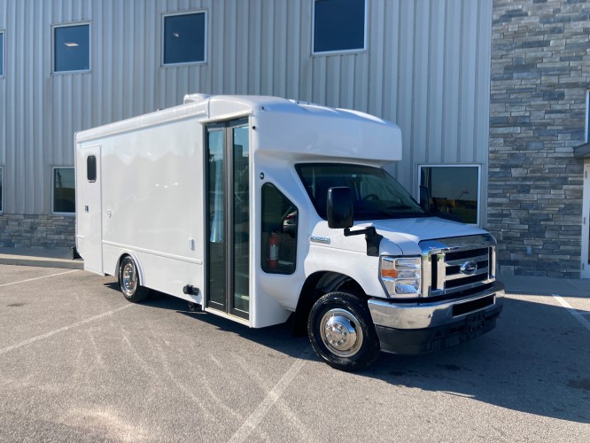Exam Room and Blood Draw Station Mobile Health Vehicle Picture