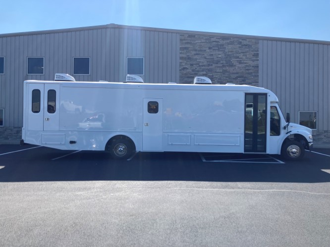 Two Room Mobile Health Unit with Wheelchair Lift Picture 2b