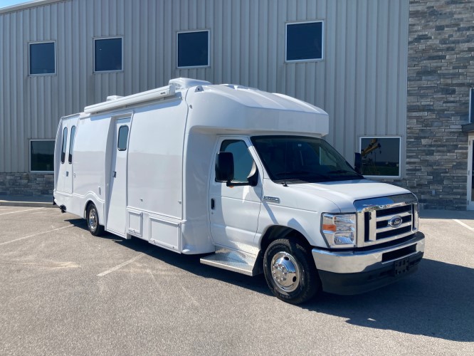 Two Exam Room & Lab Mobile Clinic Picture